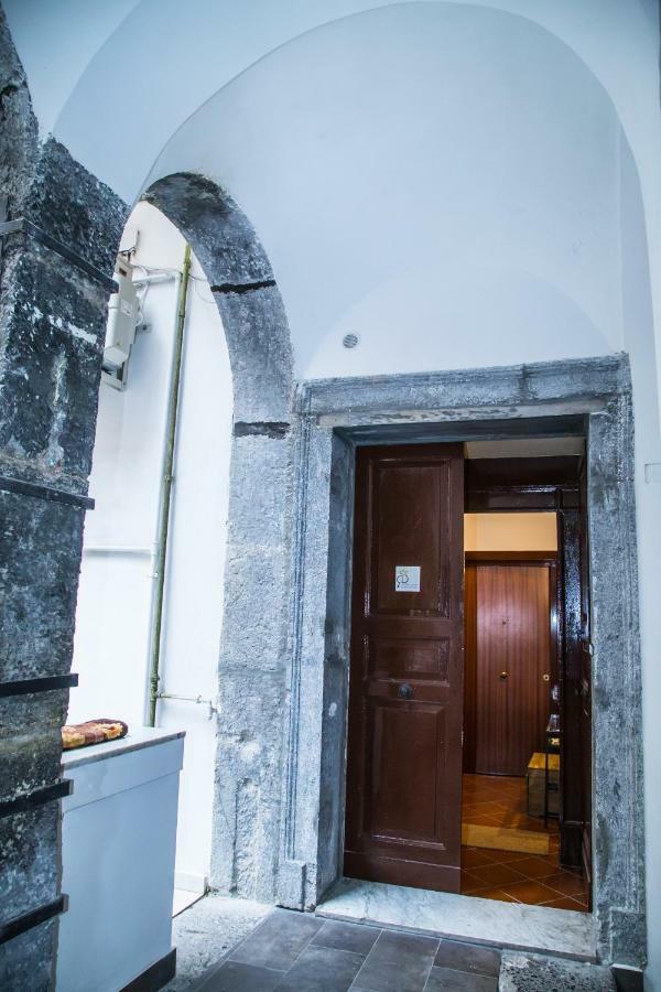 Domus Donnaregina Apartments Nápoles Exterior foto